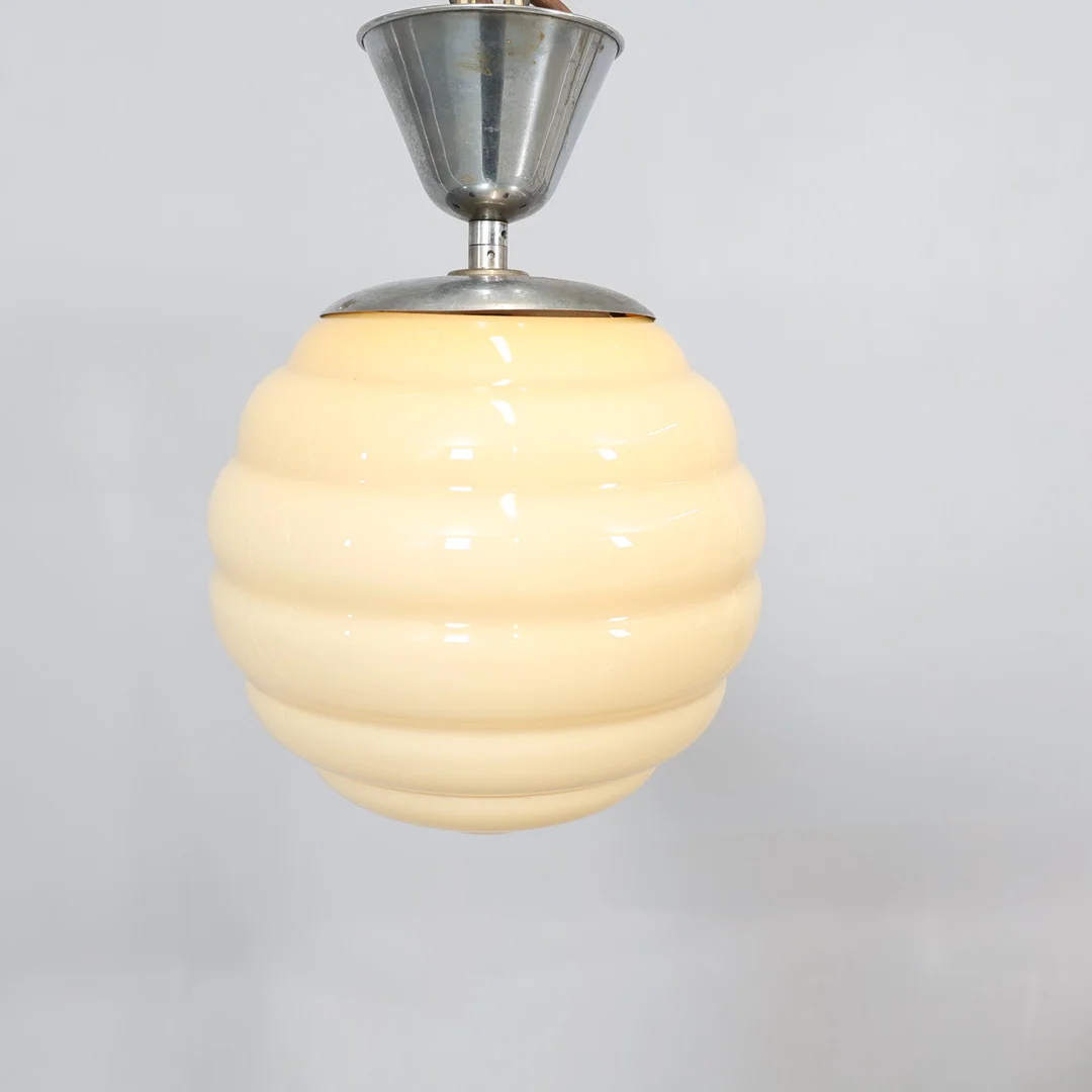 TAKLAMPA art deco, glas/metall. — Ceiling lights — Höörs Auktionshall