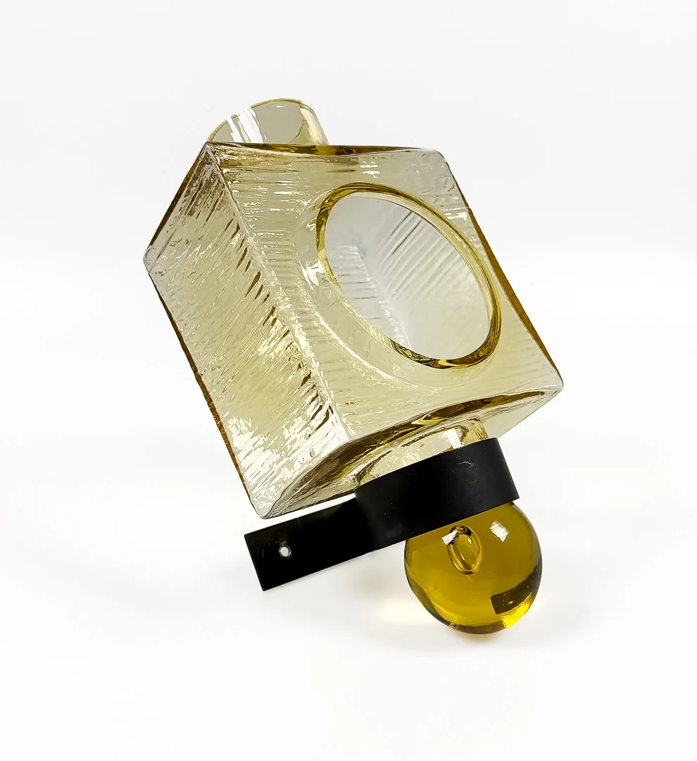 LJUSLYKTA, vägghängd, färgat glas, 1900-tal. — Other lighting — Auktionshuset STO Bohuslän
