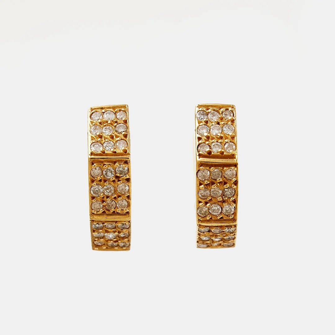 ÖRHÄNGEN, 1 par, creoler, 18 k guld, 72 briljantslipade diamanter, totalt ca 0,72 ct, oktagonala. — Earrings — Stockholms Auktionsverk Sickla