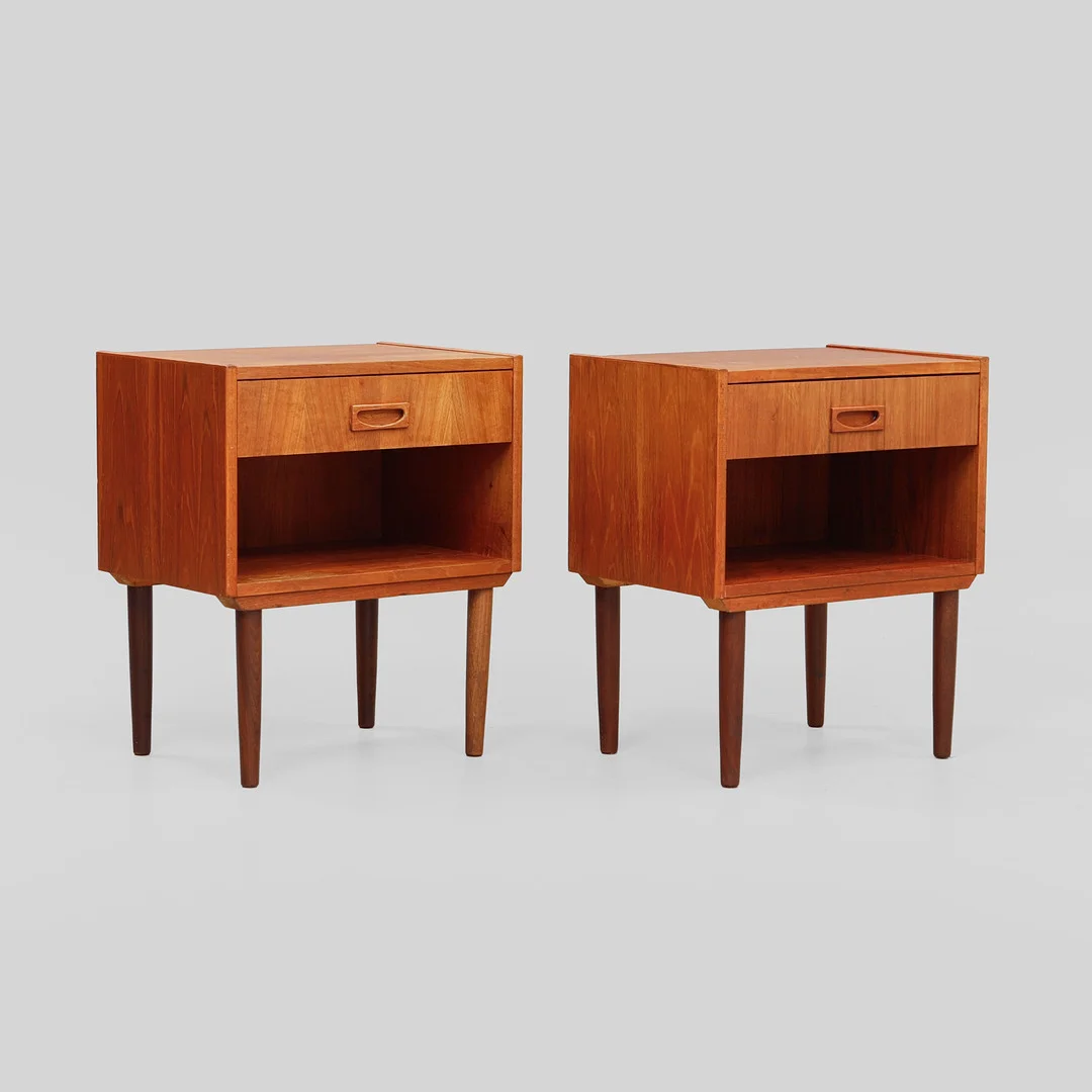 SÄNGBORD, ett par, troligen Danmark, 1960-tal. — Tables — Göteborgs Auktionsverk