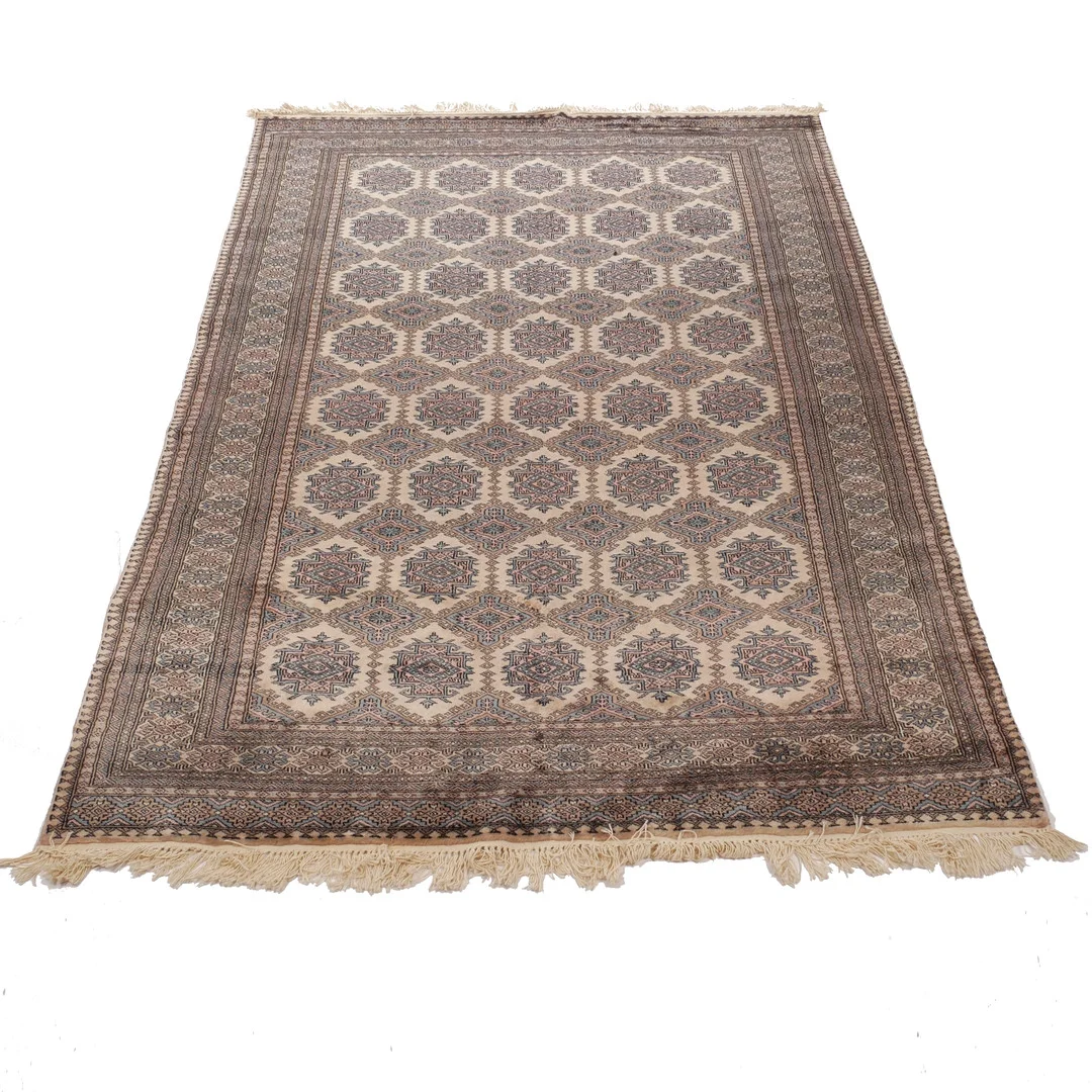 MATTA, Bokhara, 170x250 cm. — Oriental Carpets & Textiles — Auktionsfirma Kenneth Svensson i Kalmar