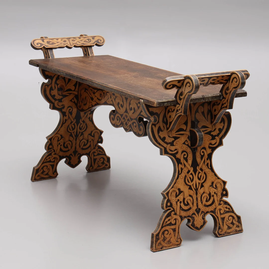 BÄNK, fornnordisk stil, 1900-tal. — Other — Auktionsmagasinet Vänersborg