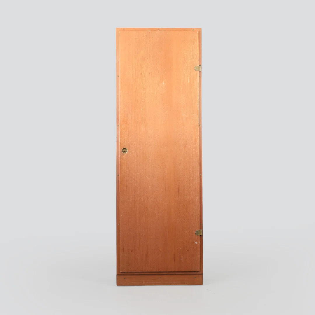 BØRGE MOGENSEN & GRETHE MEYER. "Boligens Byggeskabe" klædeskab af Oregon pine. — Cupboards, Cabinets & Shelves — Bidstrup Auktioner