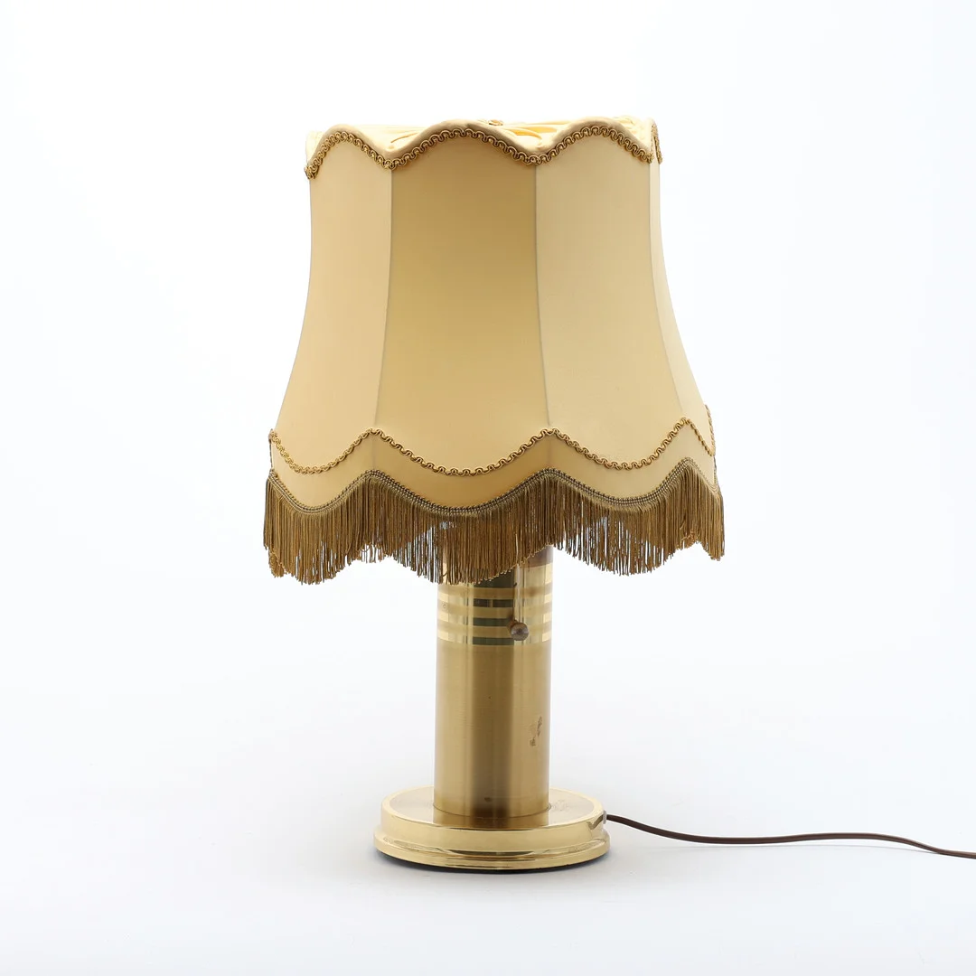 BORDSLAMPA. Nya ÖIA, 1900-talets andra hälft. — Table Lamps — Uppsala Auktionskammare