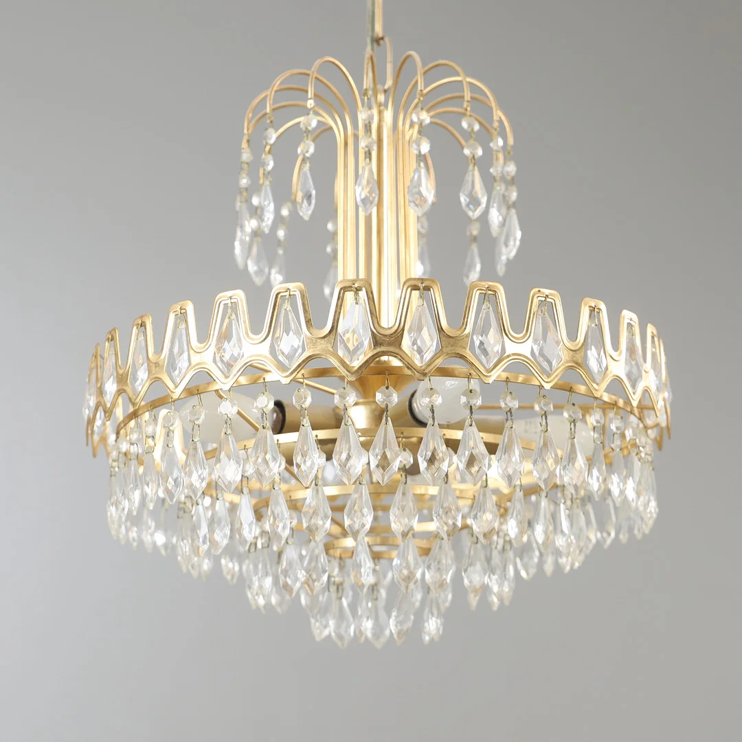 TAKLAMPA, mässing med prismor, 1900-talets andra hälft. — Ceiling lights — Helsingborgs Auktionskammare