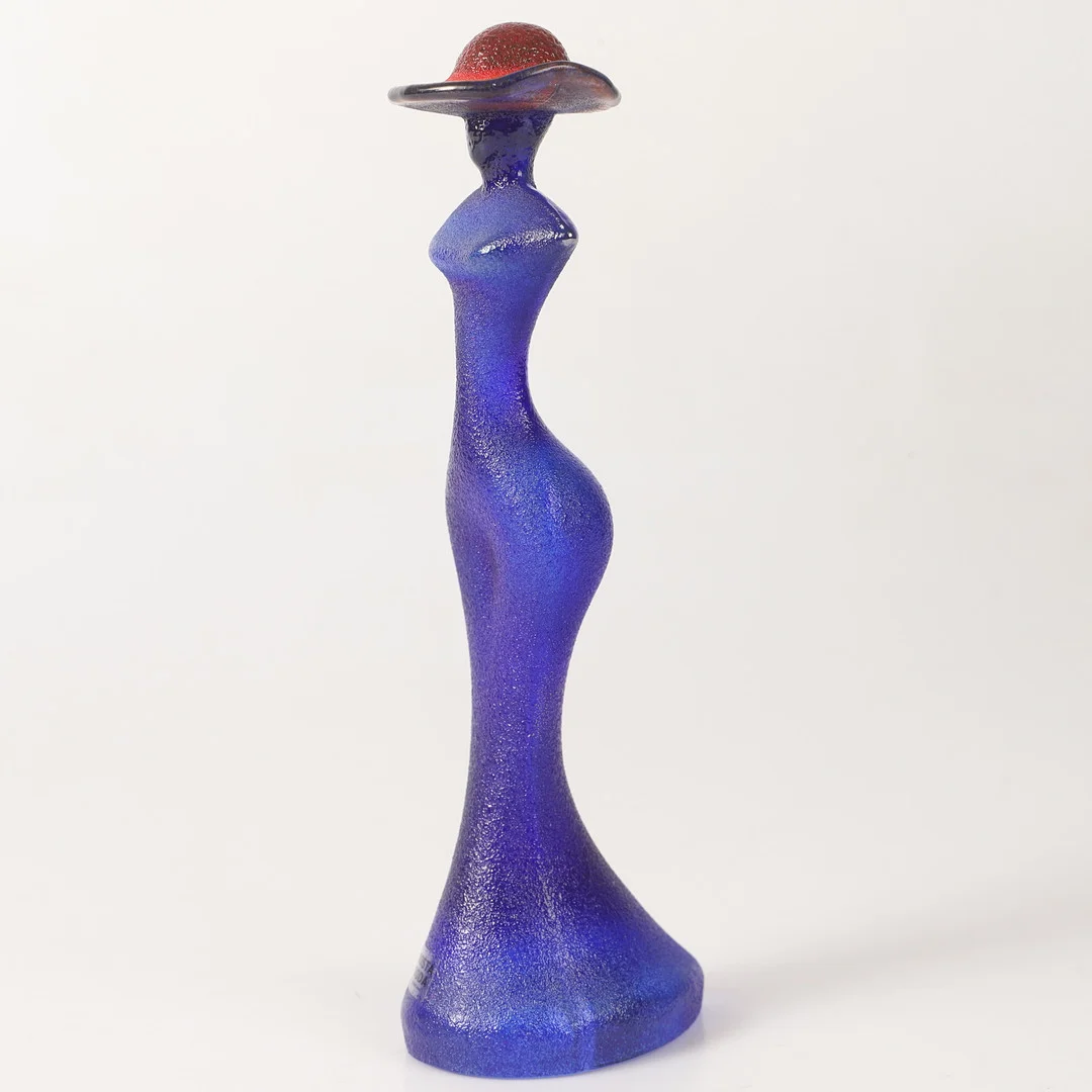 KJELL ENGMAN. Figurin, "Catwalk", konstglas, Kosta Boda, signerad. — Art glass — Helsingborgs Auktionskammare