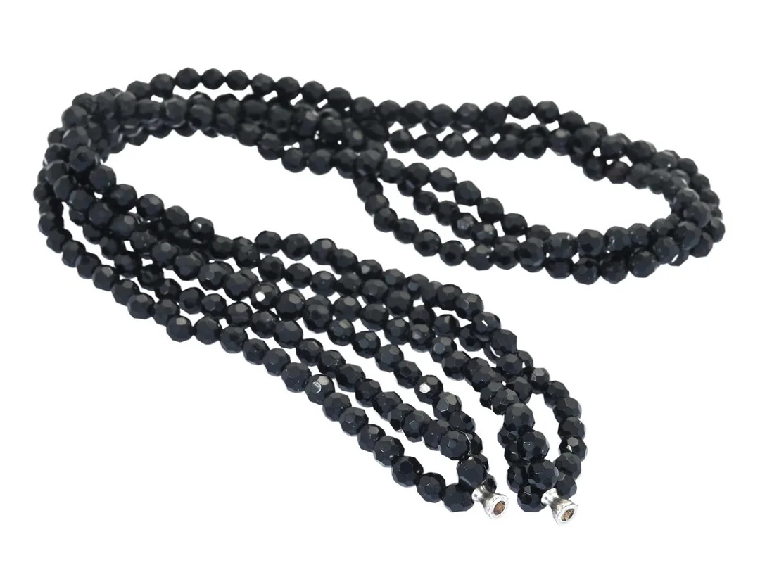 OLE LYNGGAARD, collier, 3 - radig, onyx, dobbar, ej lås, längd 44 cm. — Smycken/Collier — Kaplans