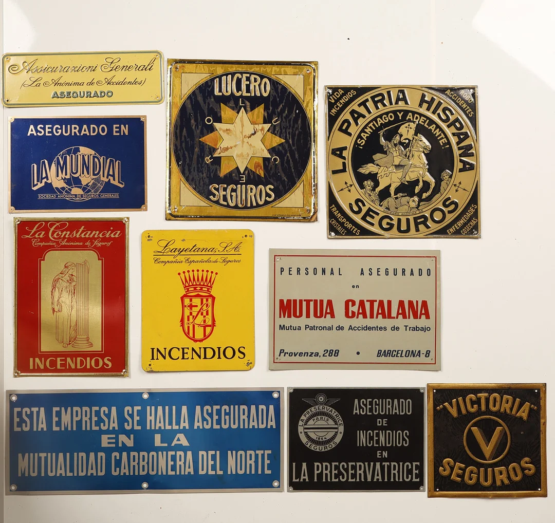 Victoria y otros, 10 placas publicitarias en hojalata estampada y pintada. — Other collectables — Barcelona Auctions