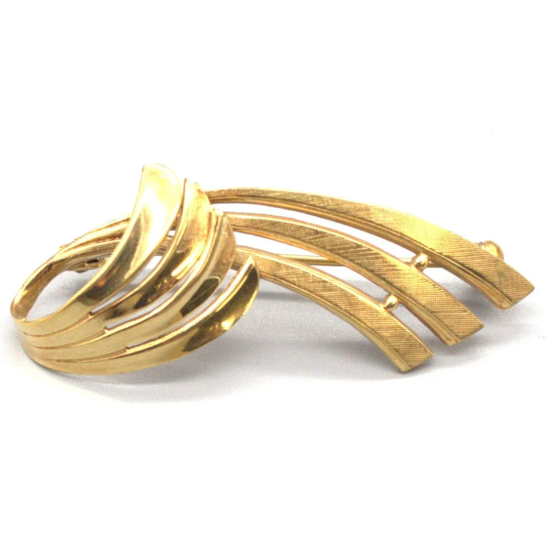 ANTIKE BROSCHE AMERICAN GOLD DOUBLE, DURCHBROCHENE FASSUNG, STRUKTUROBERFLÄCHE, MIT HERSTELLERMARKE. — Brooches & Pendants — Kunst- und Auktionshaus Kleinhenz