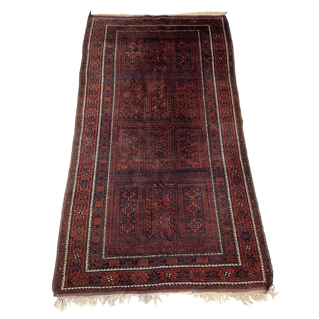 MATTA, orientalisk, handknuten, ca 243x132 cm. — Oriental Carpets & Textiles — Roslagens Auktionsverk