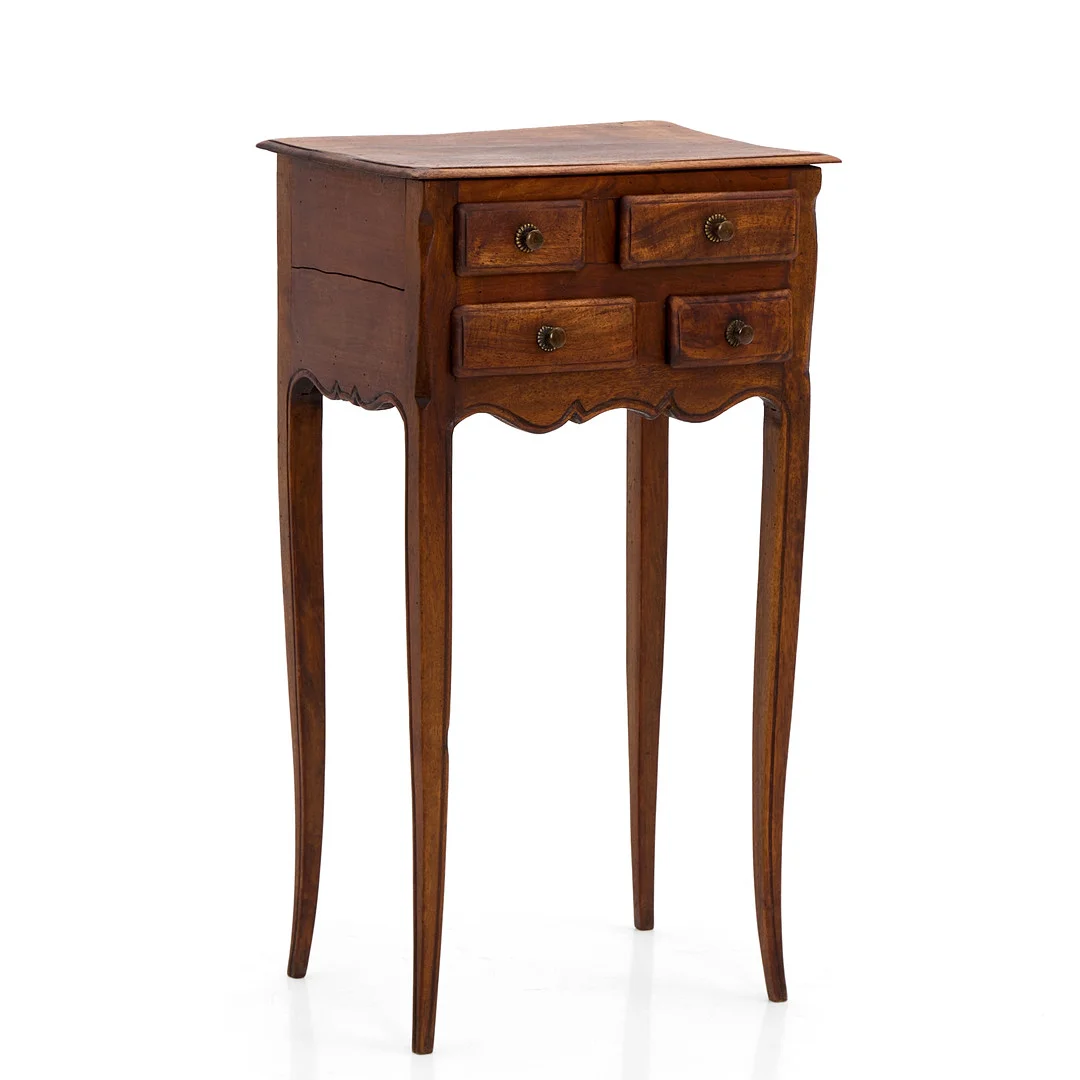 HALLBYRÅ, Louis XVI-stil, 1900-tal, brunbetsat lövträ, fyra lådor. — Chests of drawers — Crafoord Auktioner Stockholm