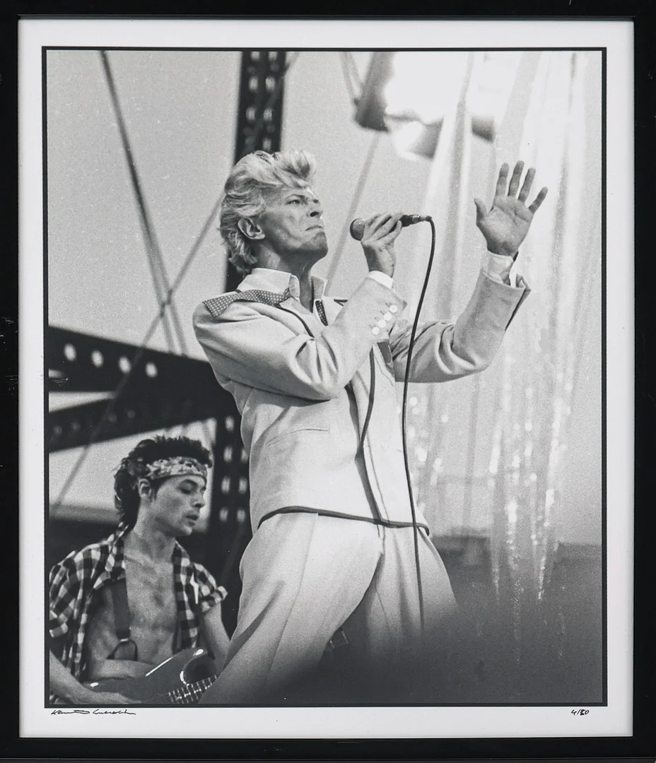 FOTOGRAFI, original David Bowie, numrerad 4/20, signerad, Ullevi 1983, Kenneth Eneroth. — Photography — Södermanlands Auktionsverk