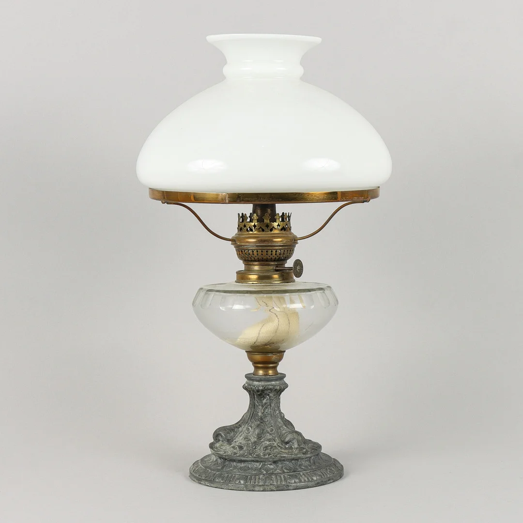 BORDSFOTOGENLAMPA 18/1900-tal. — Other lighting — Karlstad Hammarö Auktionsverk