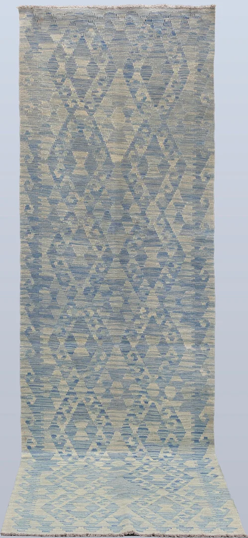 MATTA, "Kelim", galleri, 299 x 90 cm. — Persian Carpets & Textiles — Helsingborgs Auktionskammare