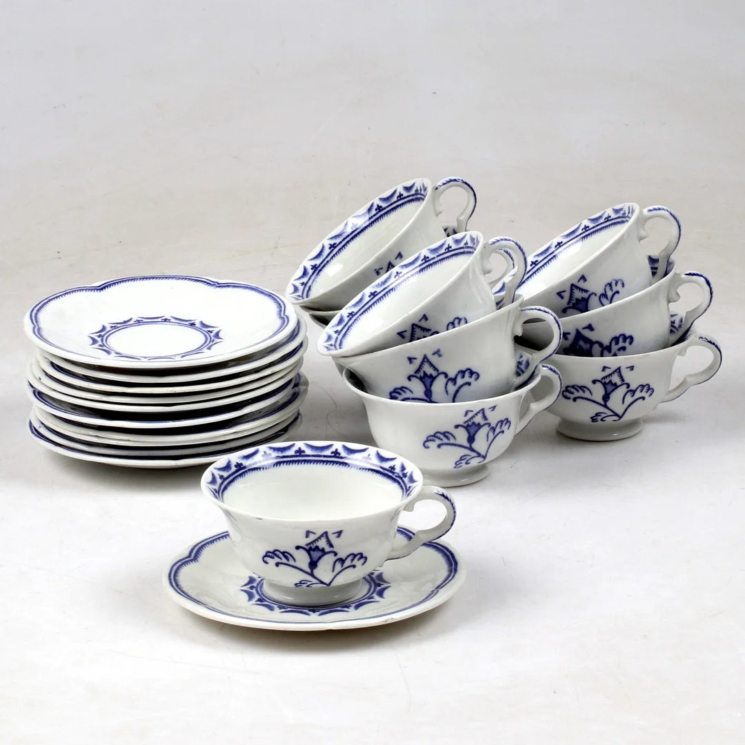 WILHELM KÅGE. Mockakoppar, med fat, 10 st, "Formosa", Gustavsberg. — Tableware — Stadsauktion Sundsvall