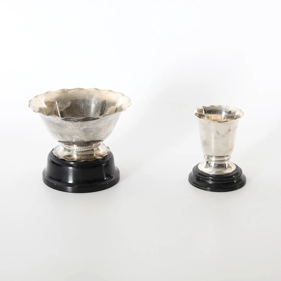 PRISPOKALER, 2 st, silver, 1927. — Silver — Auktionsverket Engelholm