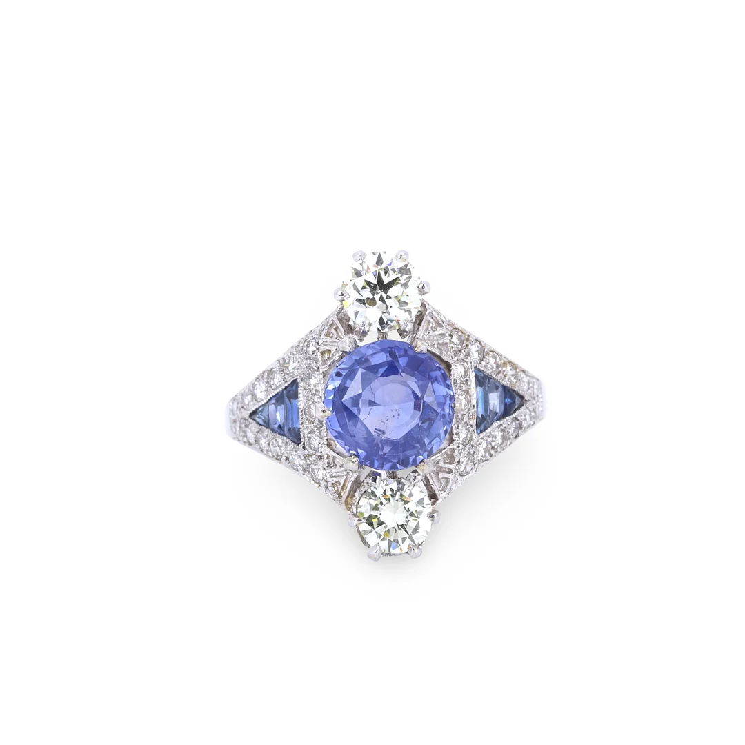18CT GOLD DIAMOND & SAPPHIRE RING. — Rings — Chalkwell Auctions