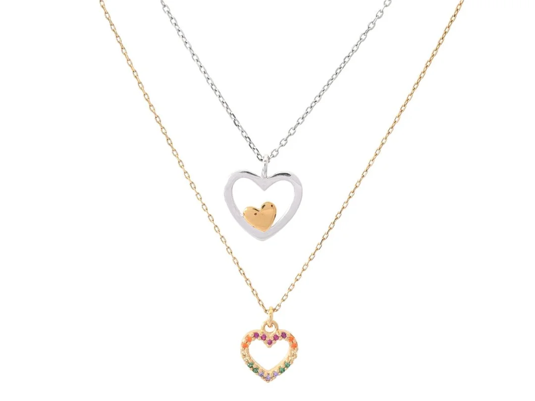 SMYCKESET, 2 st hänge med kedja, sterlingsilver/förgyllt sterlingsilver, flerfärgade stenar, hjärtan, justerbara längder 41,5-44,5 cm & 40-45 cm, vikt ca 3,5 g. — Smycken/Smyckeset — Kaplans