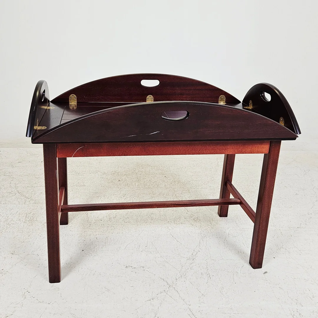 BORD, så kallat butlers tray. — Tables — Auktionshuset Thörner & Ek