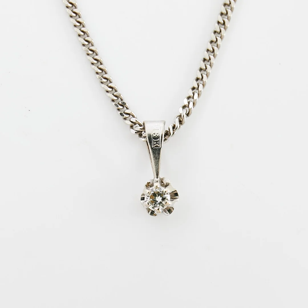 HALSBAND, 18 k vitguld, pansarlänk, HÄNGE med 1 briljantslipad diamant, ca 0,04 ct, Balestra, Italien samt svensk importstämpel, hänge med svenska kontrollstämplar. — Necklace — Stockholms Auktionsverk Sickla
