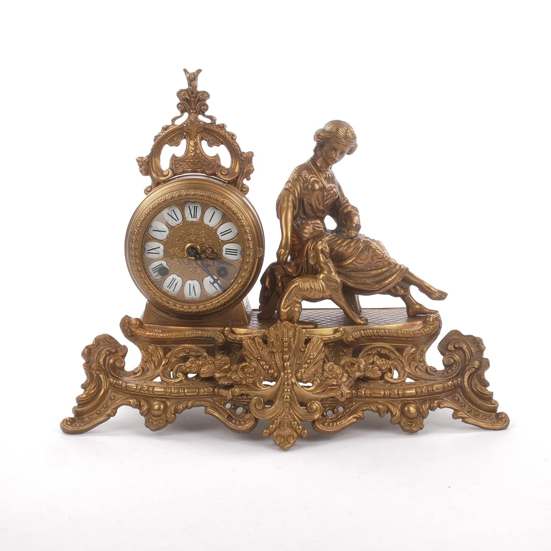 BORDSUR, nyrokoko-stil, bronserad metall, 1900-tal. — Mantel clocks — Auktionsfirma Kenneth Svensson i Kalmar
