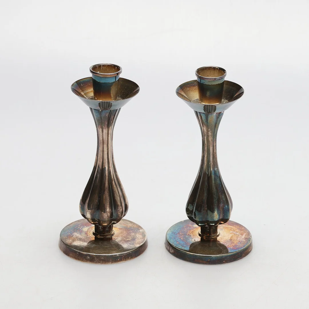 LJUSSTAKAR. 1 par, silver, fylld platta, vikt ca 346 g. — Silver — Gomér & Andersson Jönköping