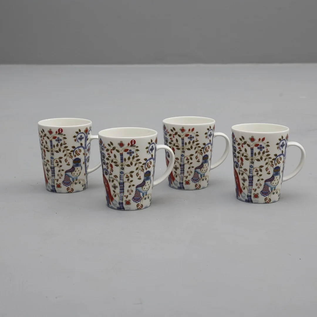 HEIKKI ORVOLA. servisdelar 8st Iittala "Taika" muggar med fat. — Tableware — Södermanlands Auktionsverk