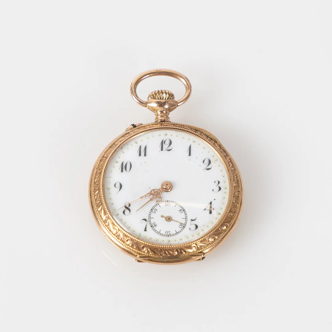 DAMFICKUR, 14K guld. Diam ca 32 mm. — Pocket & Stop Watches — Stockholms Auktionsverk Helsingborg