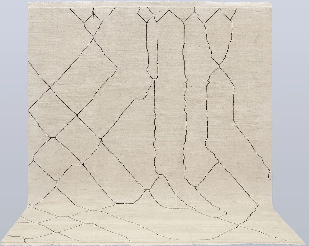 MATTA. Marocko, 305 x 251 cm. — Oriental Carpets & Textiles — Södermanlands Auktionsverk