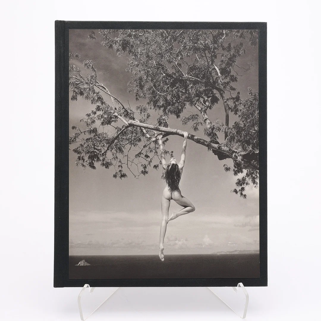 PATRICK DEMARCHELIERS "PHOTOGRAPHS" I FÖRSTA UPPLAGAN, 1995. — Books — Crafoord Auktioner Lund