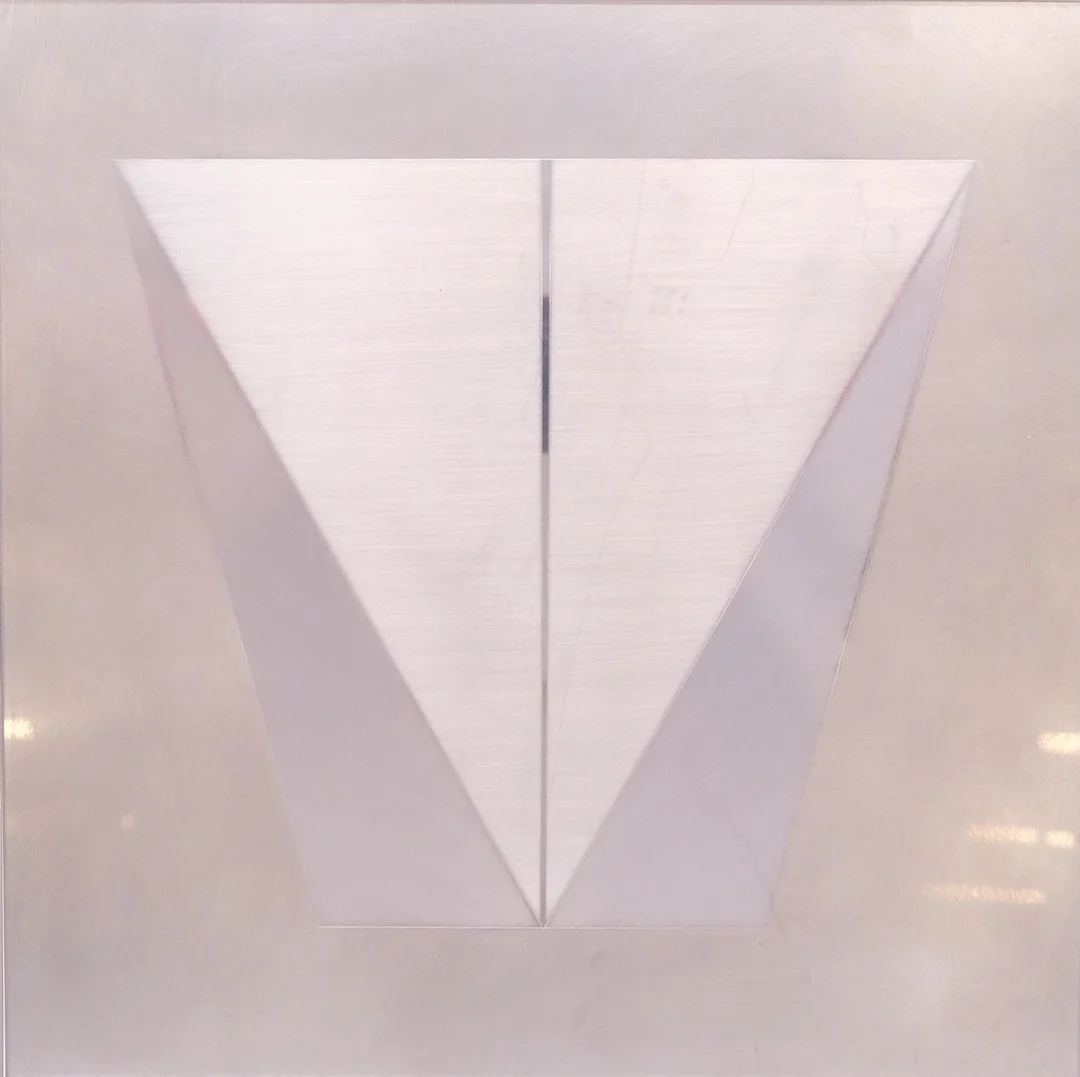 ALEXIUS HUBER. TAVLA, ALUMINIUM. — Other — Björnssons Auktionskammare