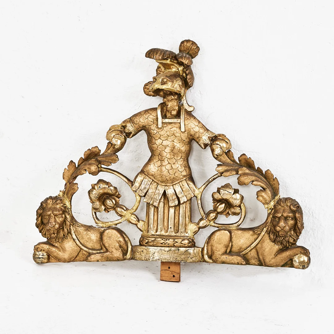 KRÖN, 1800-tal, barockstil, skuren dekor, förgylld. — Miscellaneous — Stockholms Auktionsverk Magasin 5