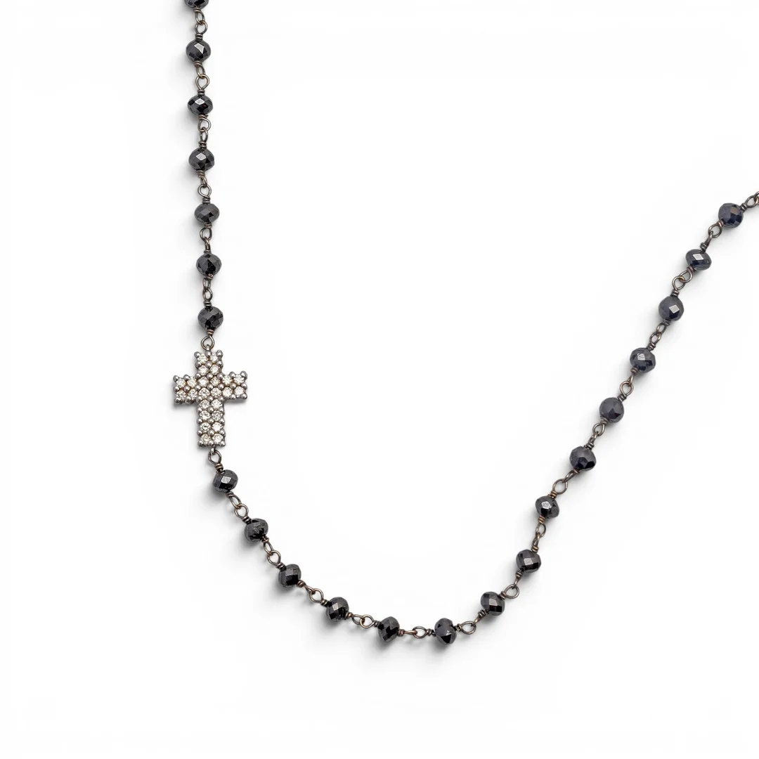 Italian choker with black diamonds and a colourless diamonds cross. — Necklace — Balclis