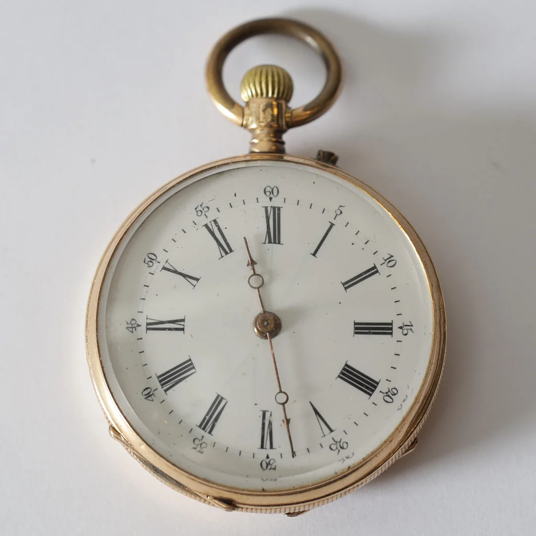 FICKUR, s.k. "Mormorsur", 14K guld, 1900-talets början. Totalvikt ca 26,7 gram. — Pocket & Stop Watches — Gomér & Andersson Nyköping