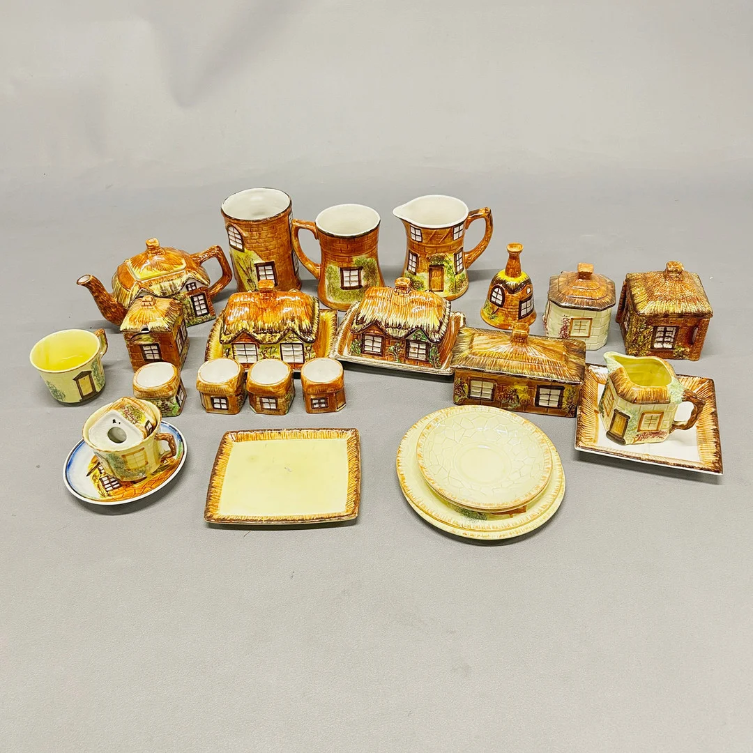 MIXED COTTAGE WARE ITEMS. — European — Chalkwell Auctions