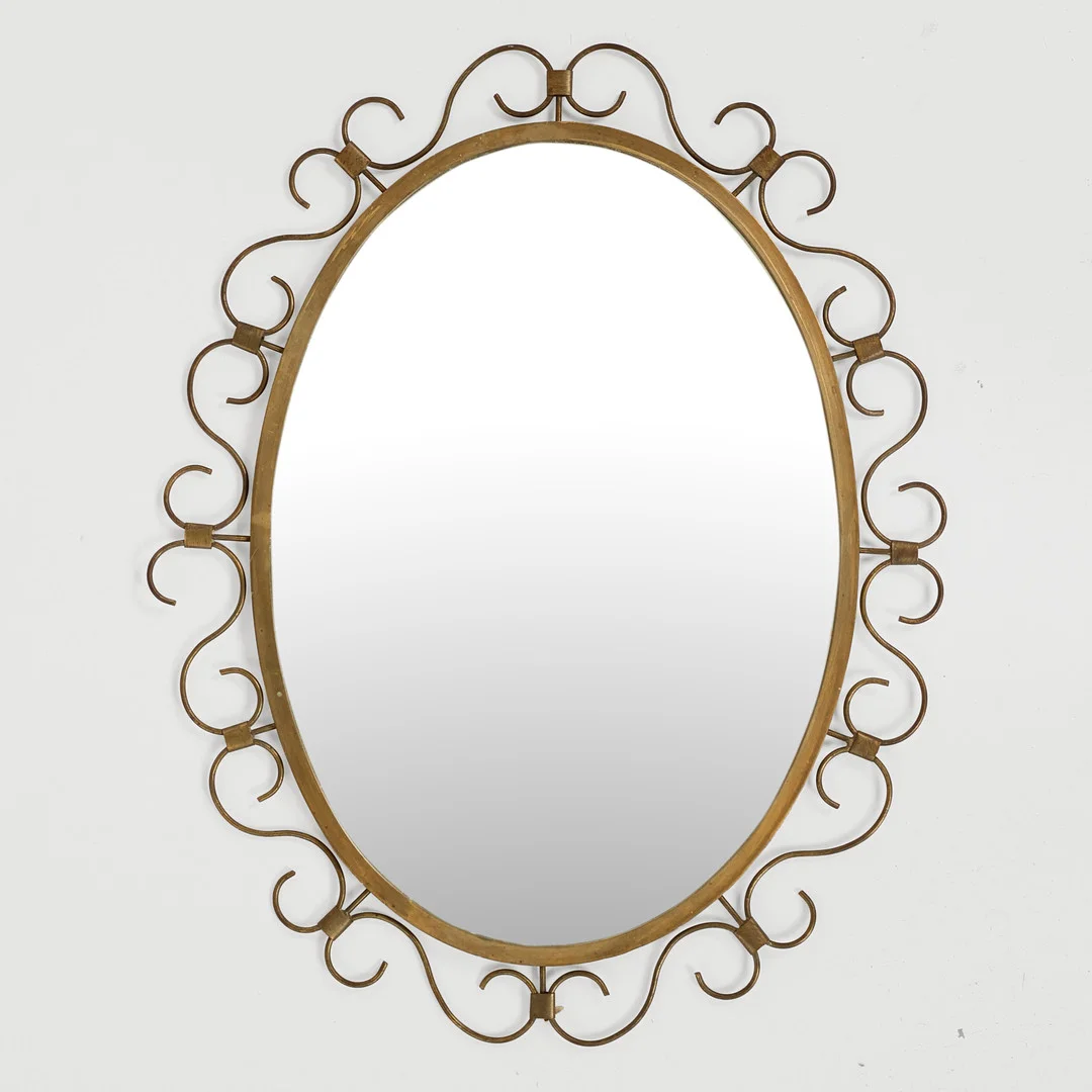 DANSK DESIGN. Ovalt spejl med ramme af messing, 1900-tallet midte. — Mirrors — Palsgaard Kunstauktioner