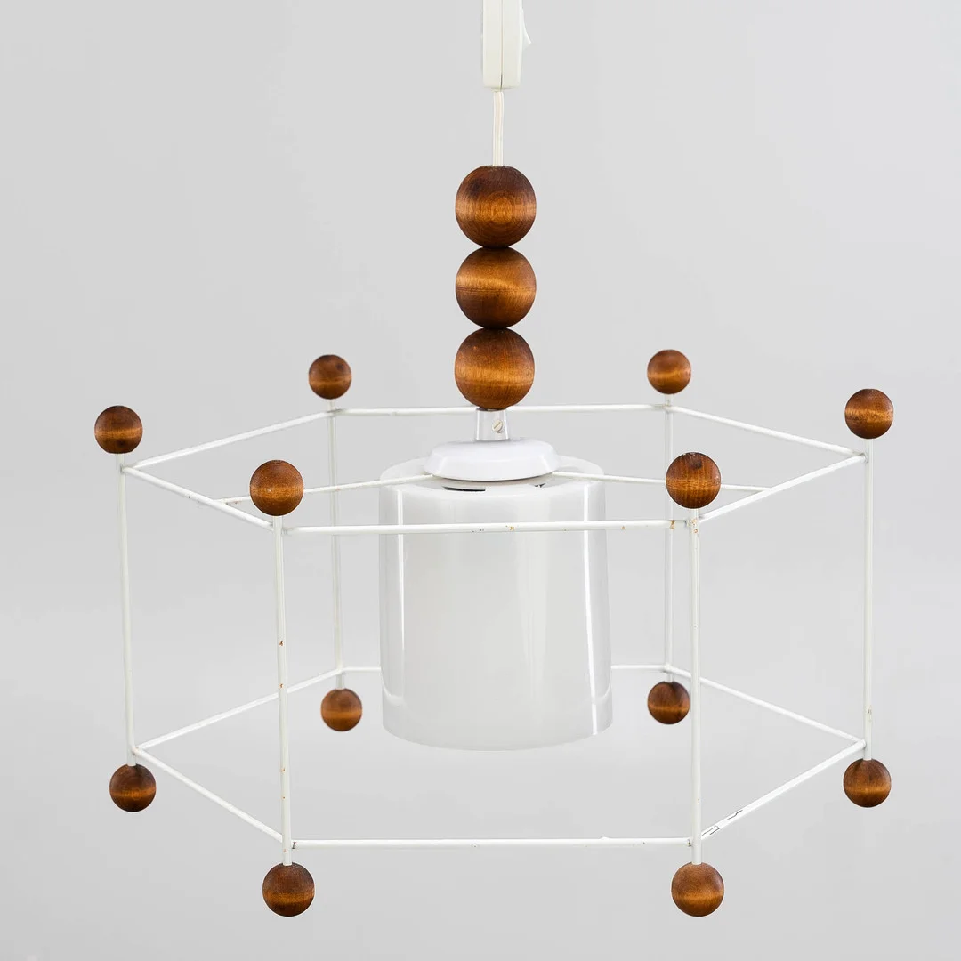 TAKLAMPA, Stringmodell, Metall, Trä. — Ceiling lights — Norrlands Auktionsverk