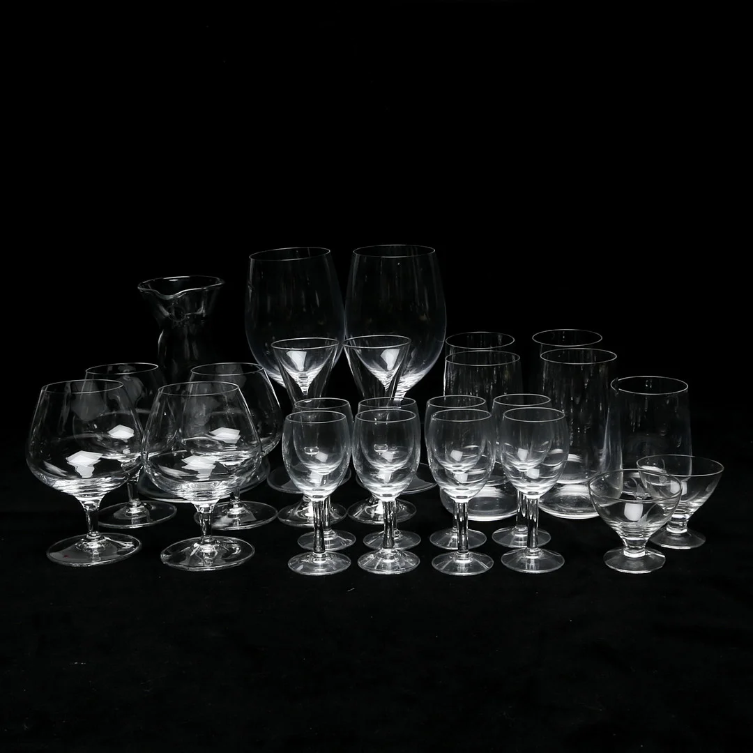 SERVISGLAS, 24 st, olika sorter. — Tableware — Kalmar Auktionsverk