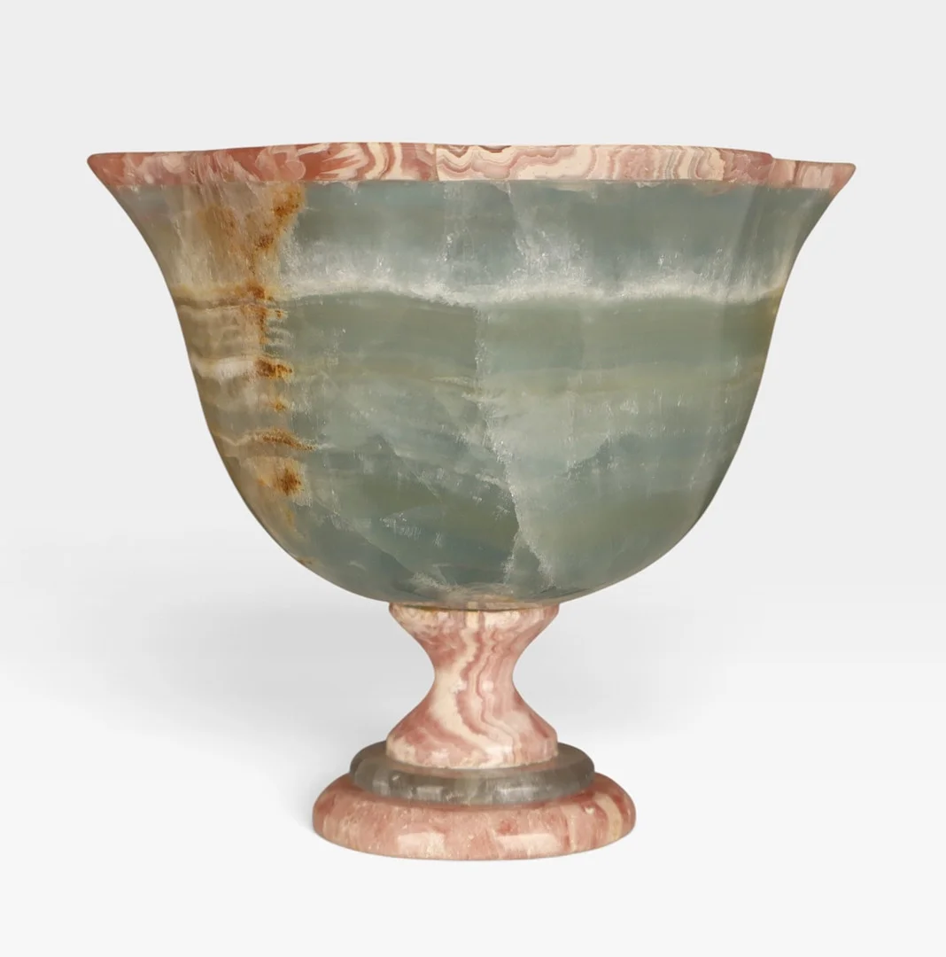 Copa en rodonita y cuarzo verde, del siglo XX. — Miscellaneous — Barcelona Auctions