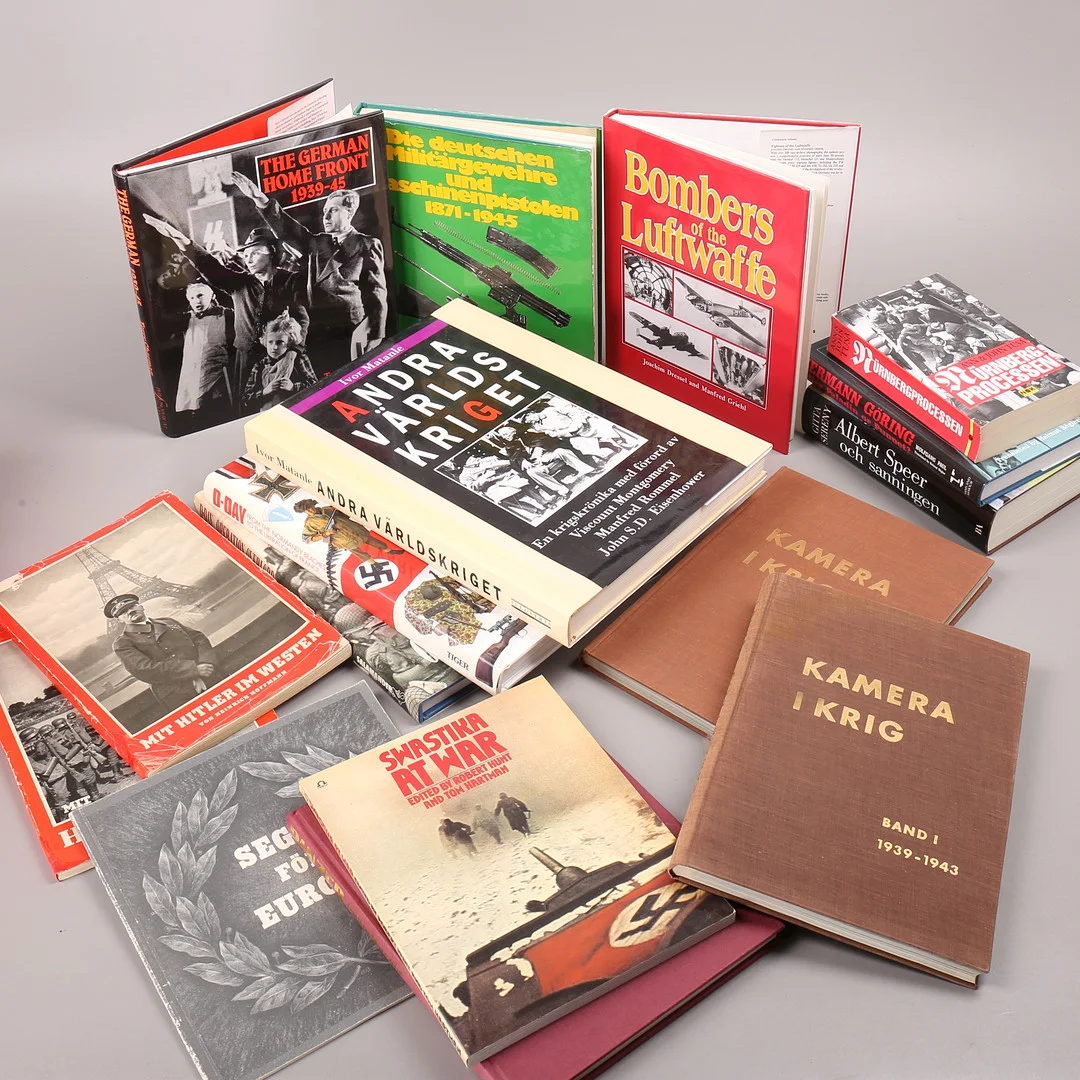 MILITÄRA BÖCKER, 17 st, 1900-tal. — Books — Växjö Auktionskammare