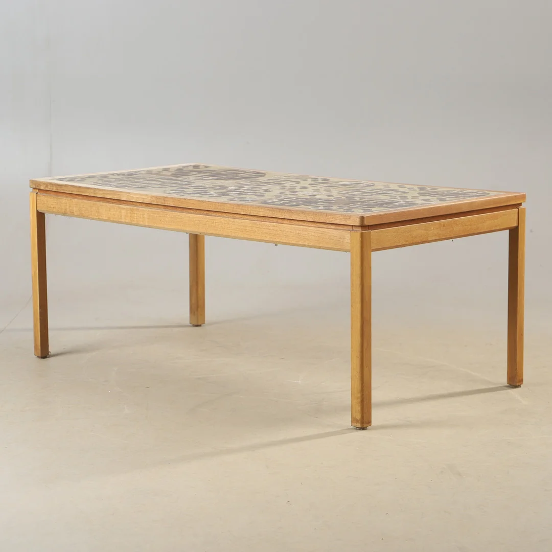 YNGVAR SANDSTRÖM & TUE POULSEN. Soffbord, "Troja", Seffle möbelfabrik, 1900-talets mitt. — Coffee Tables — Helsingborgs Auktionskammare