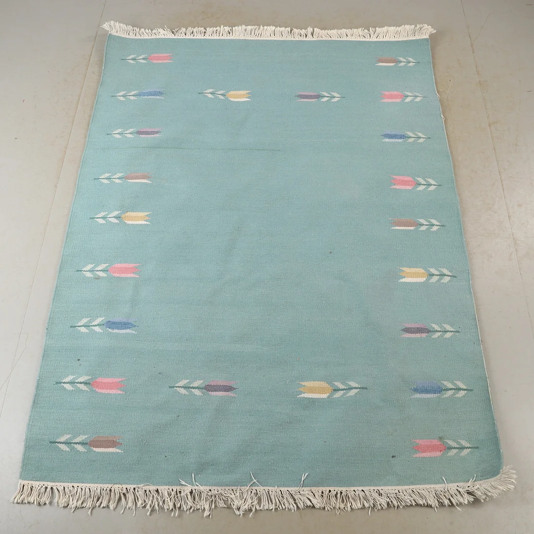 MATTA, rölakan, 230 x 169 cm. — European Carpets & Textiles — Helsingborgs Auktionskammare