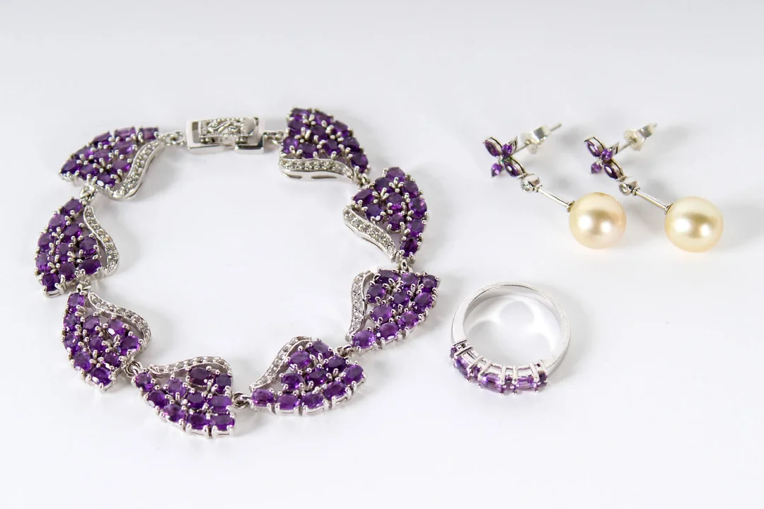 Sterling silver jewelry set with amethysts (4) — Jewellery/Jewellery sets — Lauritz