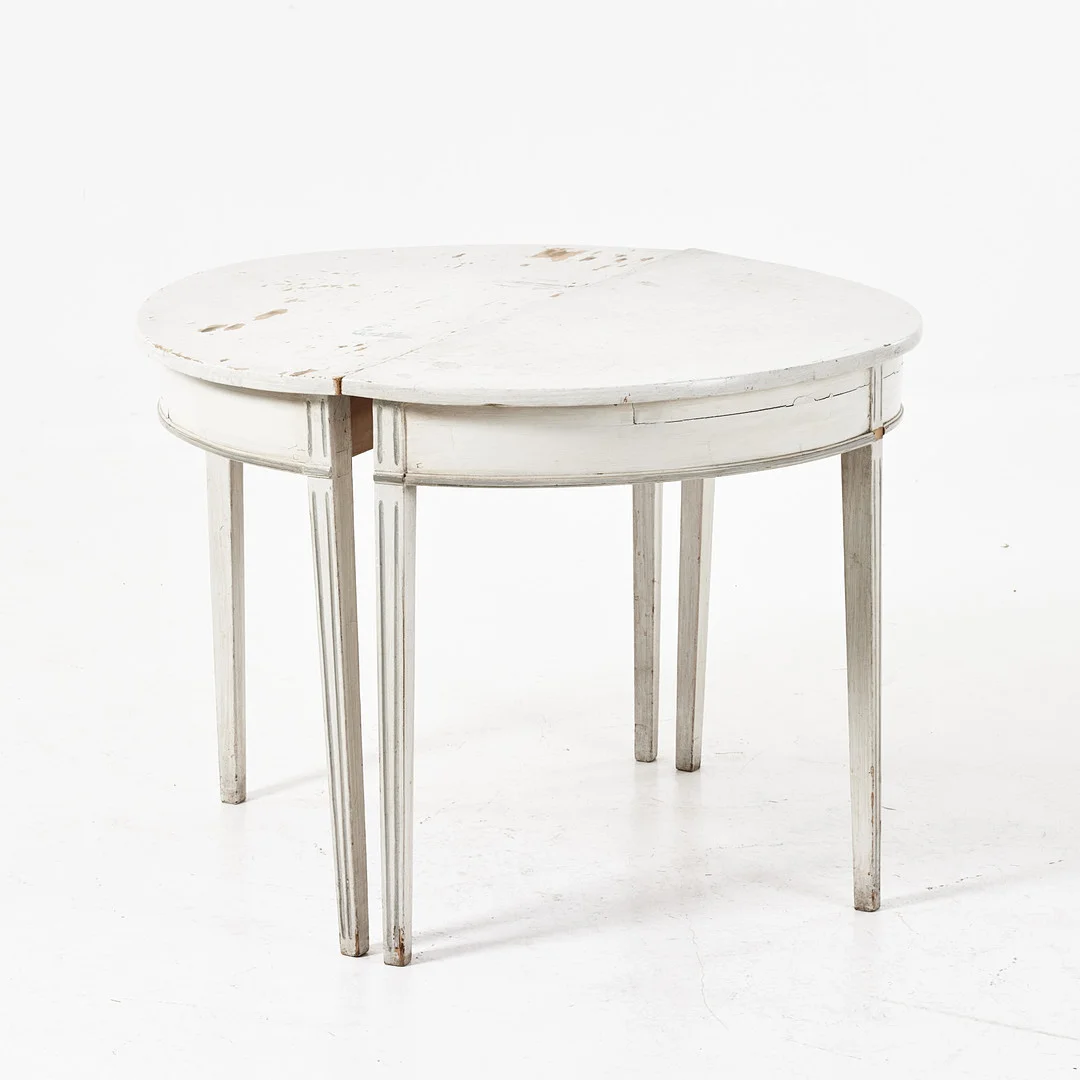 MÅNBORD, 1 par, 1800-tal, gustaviansk stil, bemålade. — Tables — Stockholms Auktionsverk Magasin 5