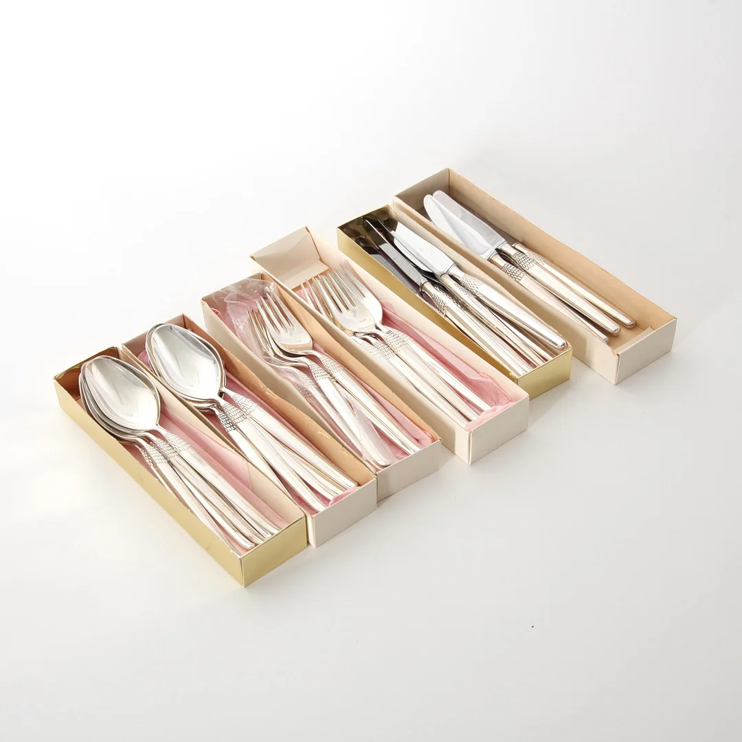 BESTICKSERVIS "Cheri", 36 delar, nysilver, Frigast, Danmark. — Silver plated — Auktionsverket Engelholm
