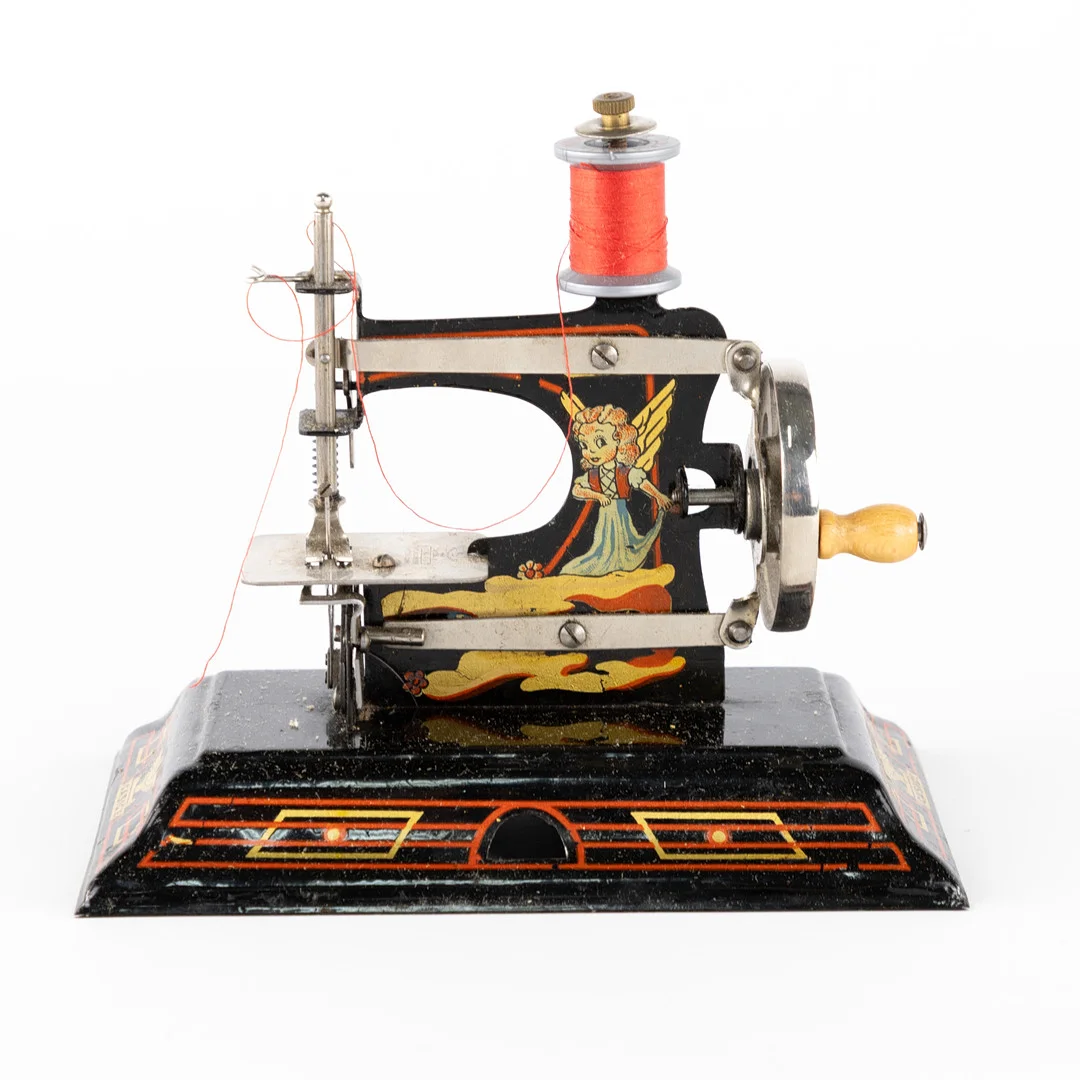 BARNSYMASKIN. Casige, Tyskland. — Toys — Karljohan Auktioner