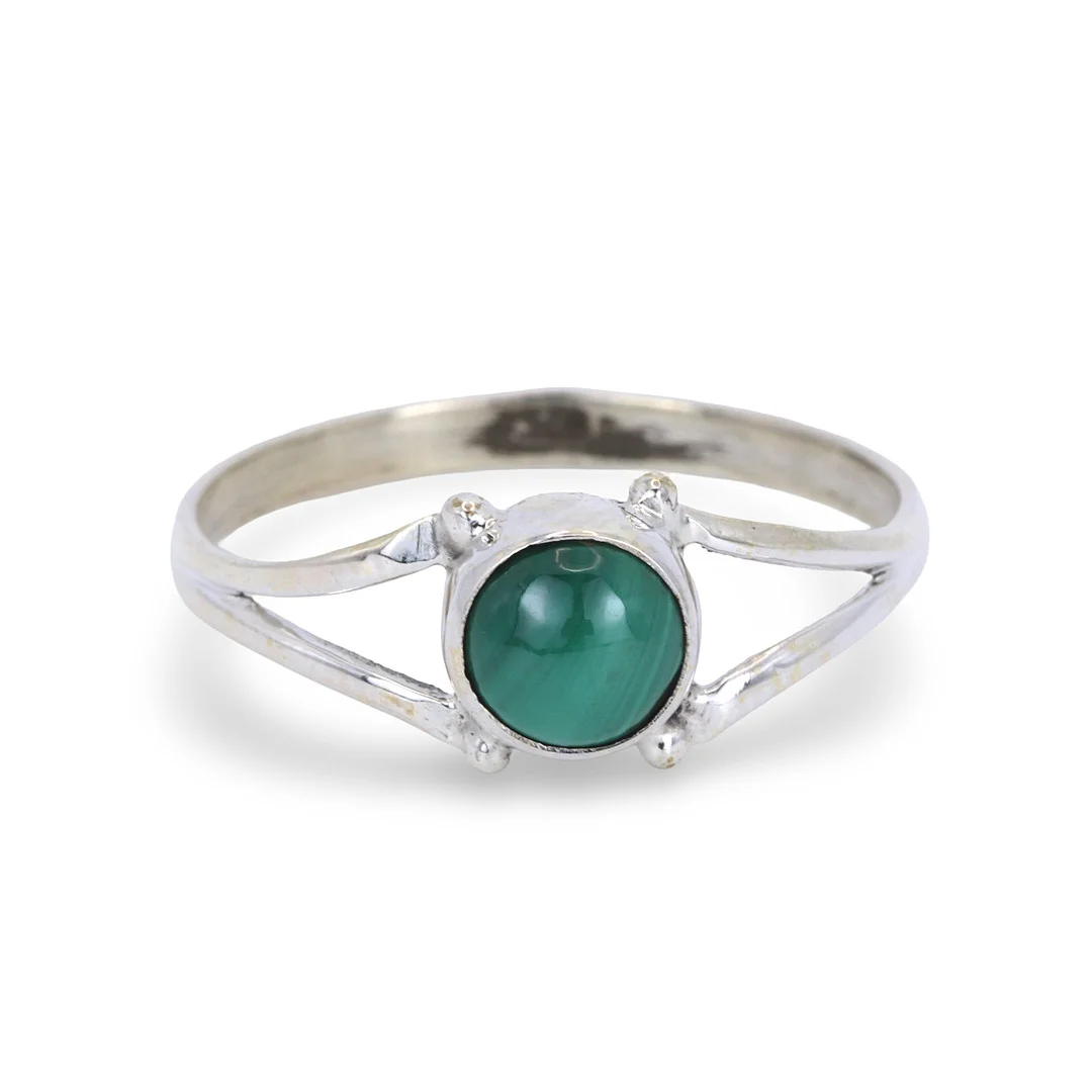 MALACHITE SILVER RING. — Rings — Chalkwell Auctions