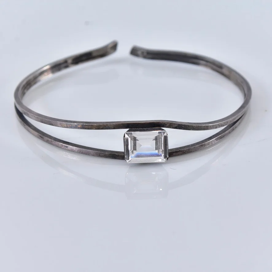 ARMRING, med bergkristall, silver, Martin Öhman Lycksele 1961. — Bracelets — Halmstads Auktionskammare