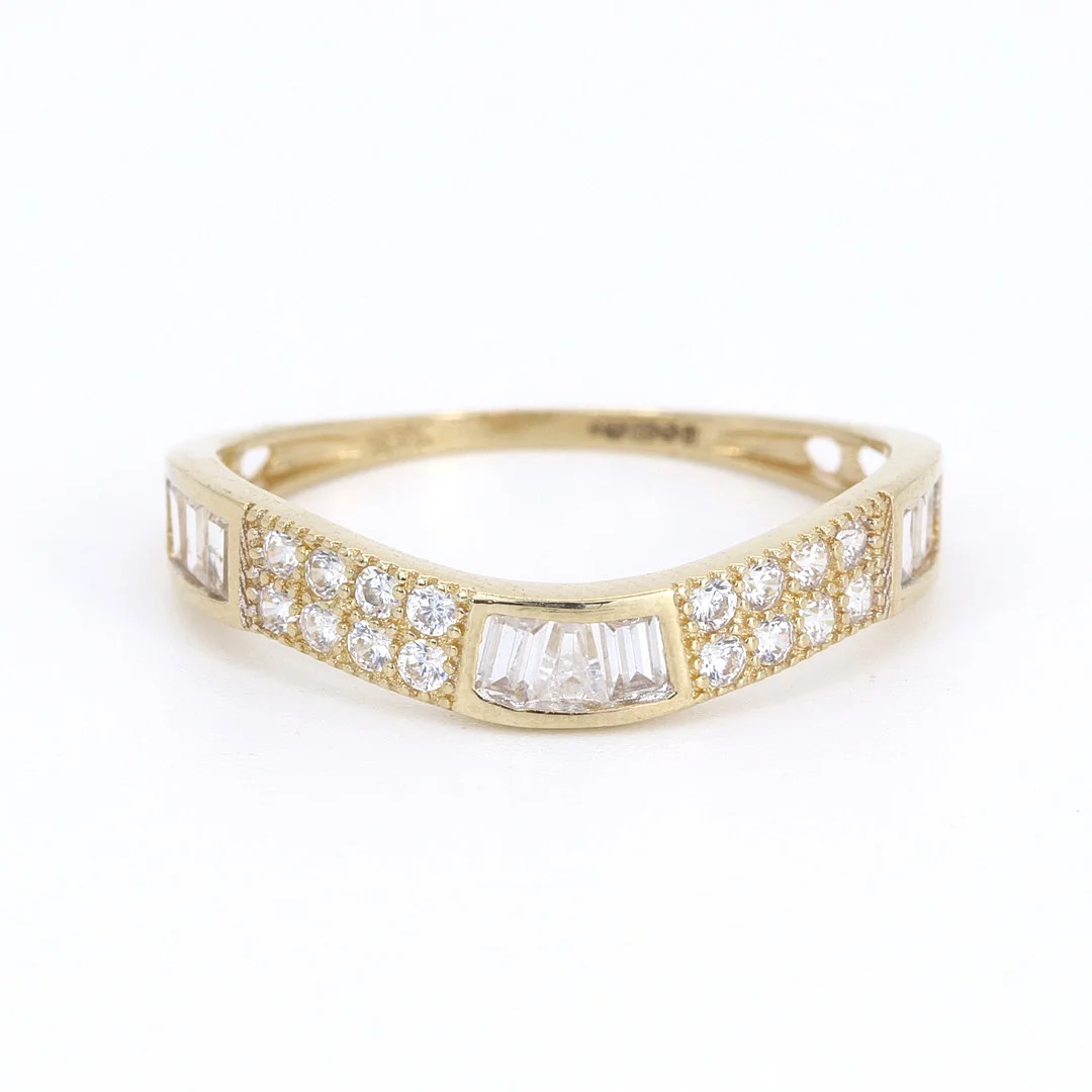 18CT GOLD CUBIC ZIRCONIA RING. — Rings — Chalkwell Auctions