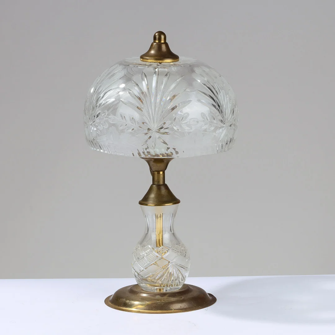 Bordlampe af krystalglas og messing. 1900 tallets første halvdel. — Table Lamps — Palsgaard Kunstauktioner